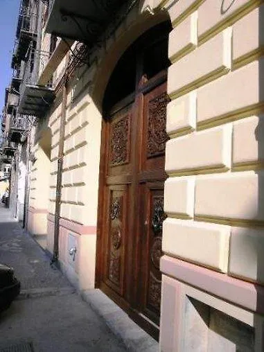 Art Lincoln Acomodação com café da manhã Palermo 3*,  Itália